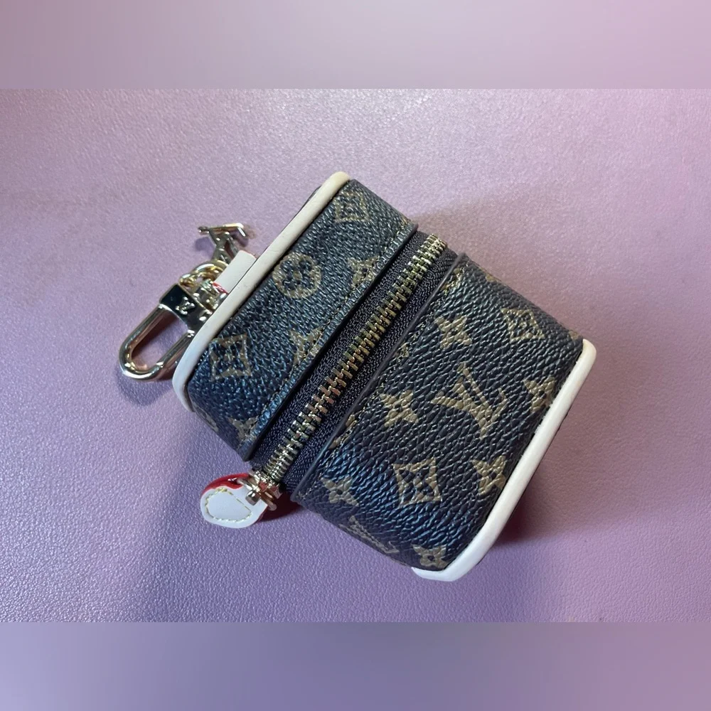 ✨New Brown Monogram air buds Holder - Picture 2 of 6